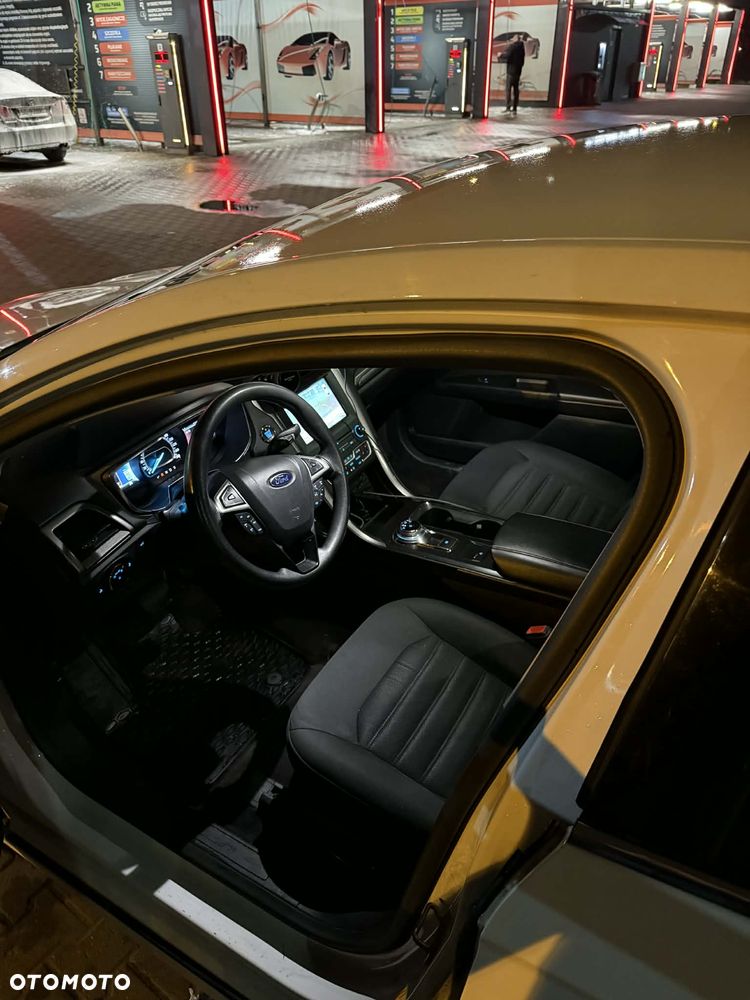 Ford Fusion - 9