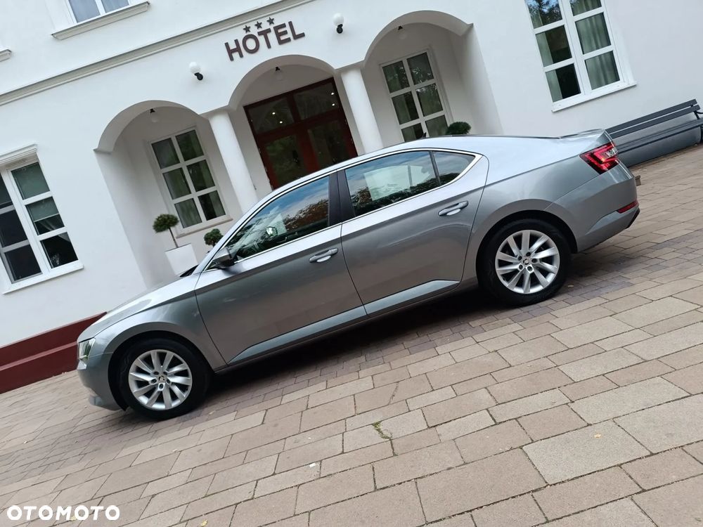Skoda Superb 1.4 TSI ACT DSG Ambition - 19
