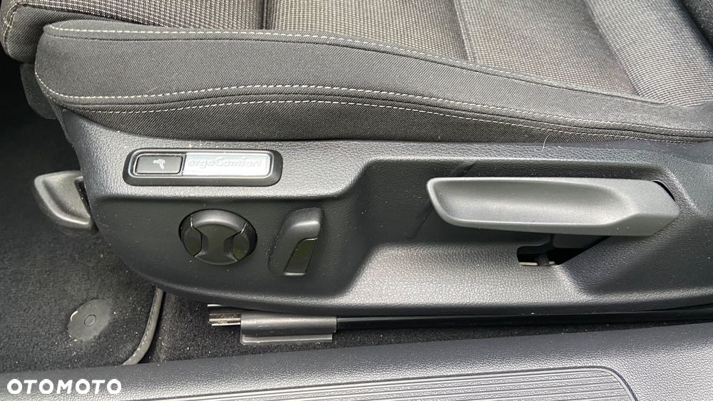 Volkswagen Passat Variant ver-variant-2-0-tdi-scr-business - 16