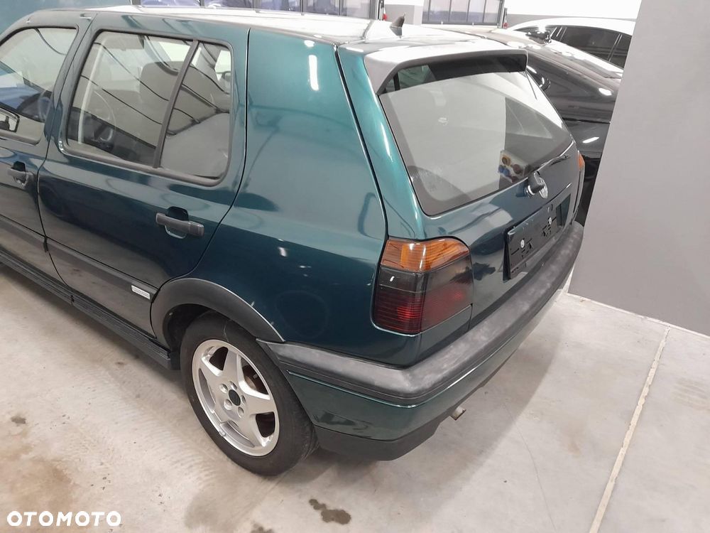 Volkswagen Golf - 2