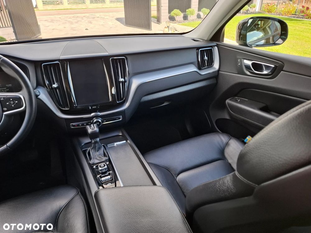 Volvo XC 60 D4 Momentum - 26
