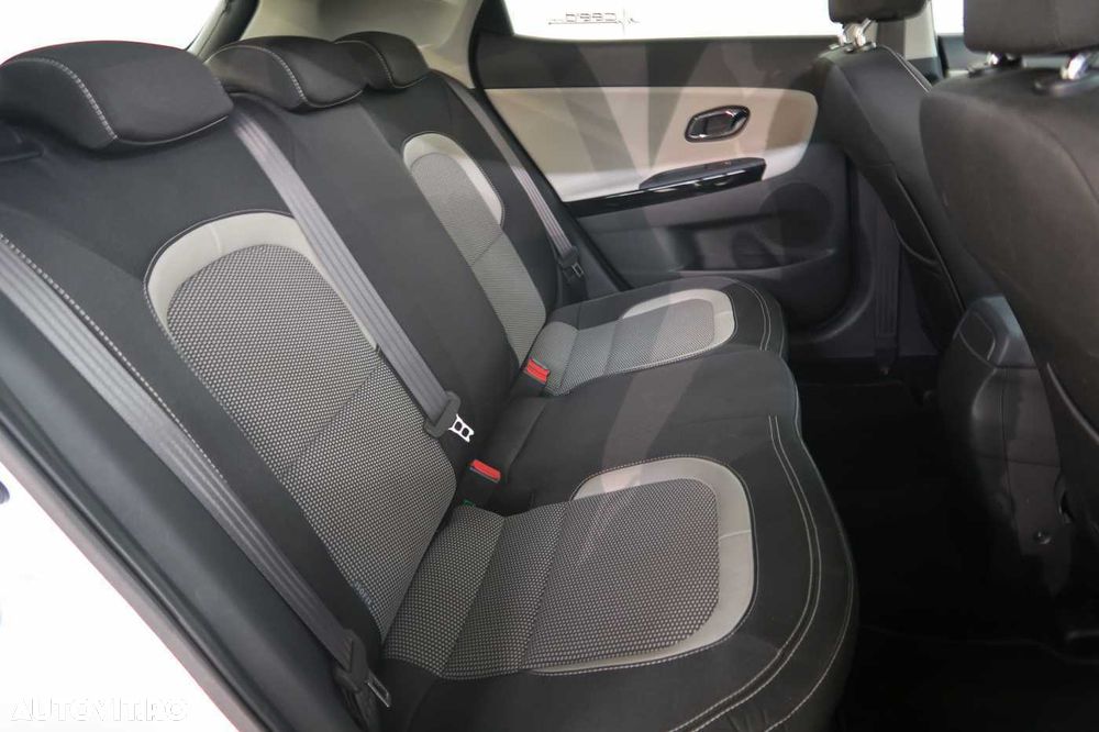 Kia Ceed 1.6 GDI Dream-Team Edition - 11