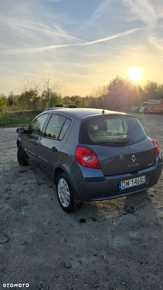 Renault Clio 1.4 16V Expression - 2