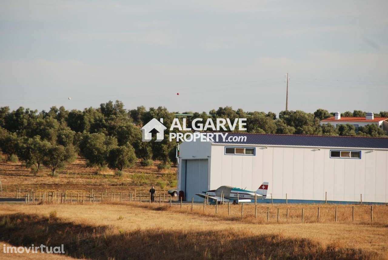 Distinta Herdade de 29 Hectares no Alentejo com Aeródromo Privado Cert - Grande imagem: 3/42