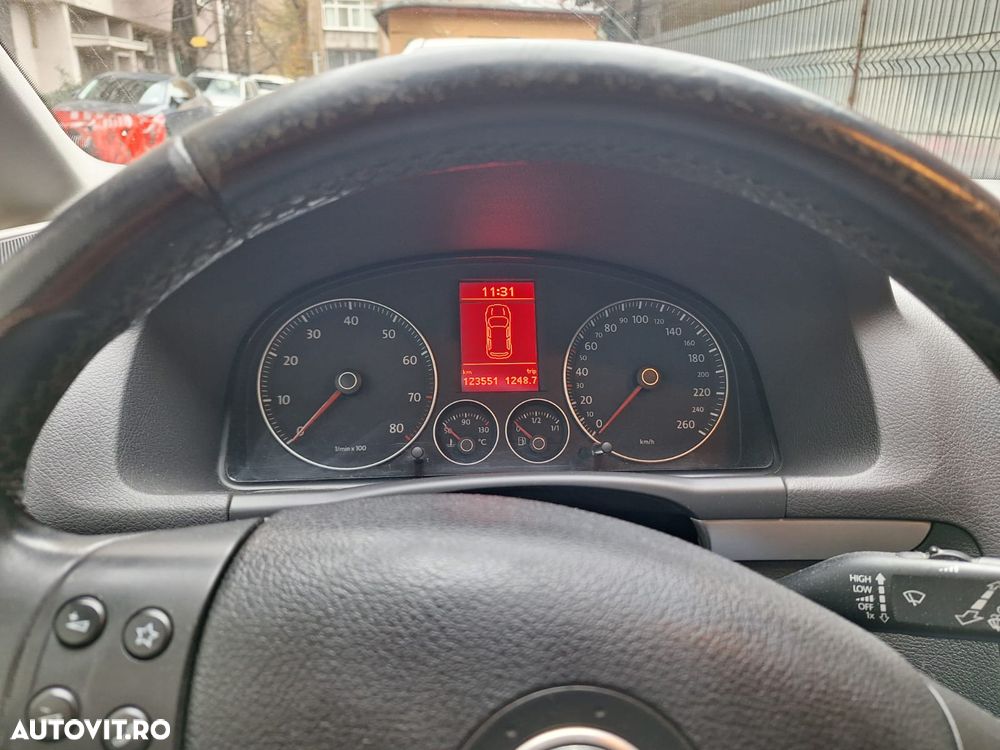 Volkswagen Touran 1.4 TSI Trendline - 11