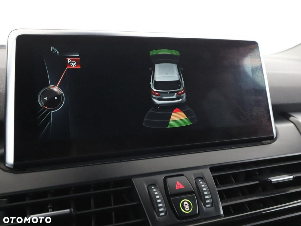 BMW Seria 2 220d xDrive - 25