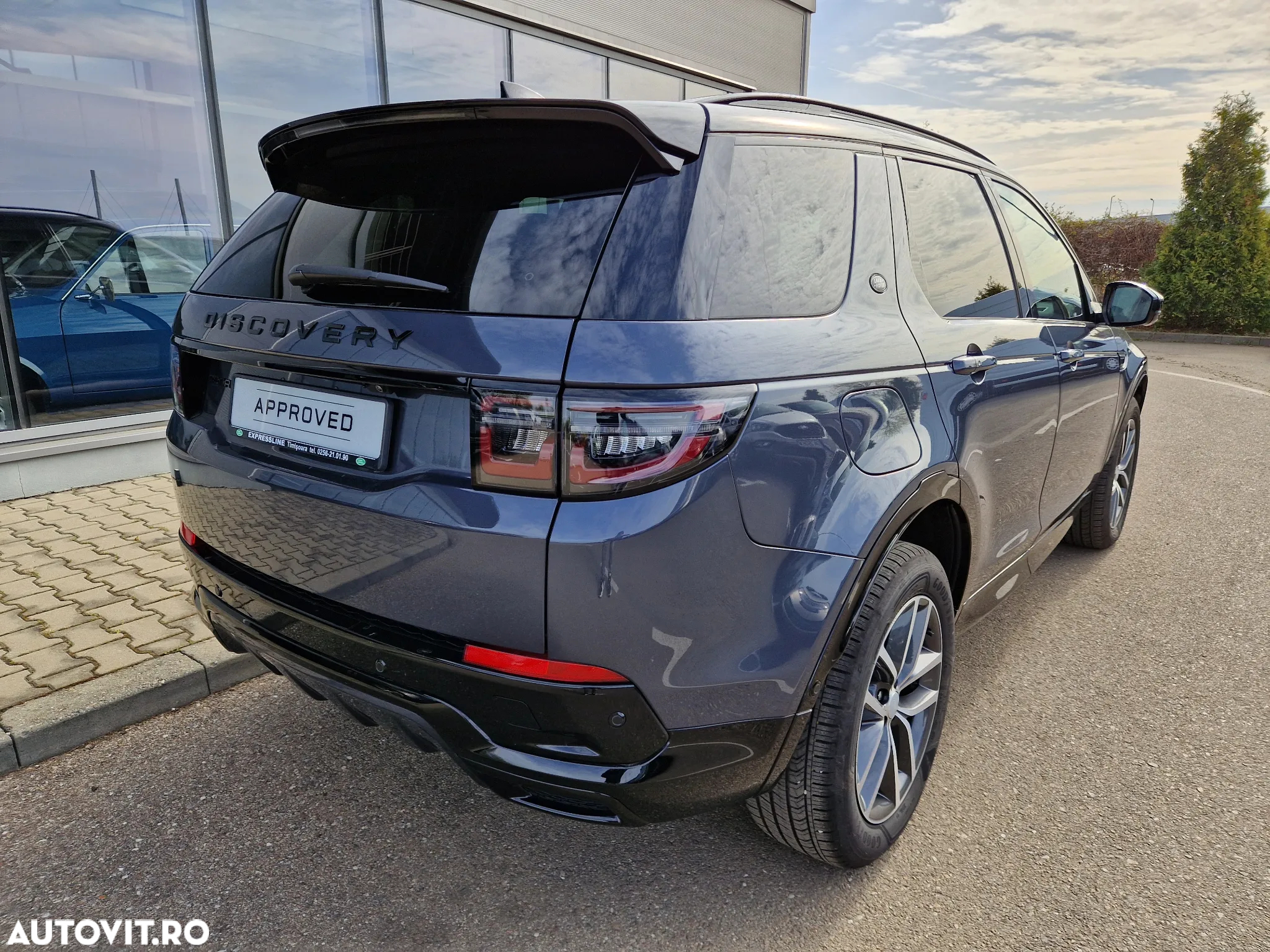 Land Rover Discovery Sport 2.0 D200 R-Dynamic MHEV SE - 4