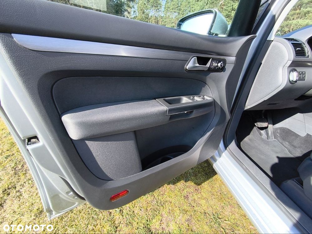 Volkswagen Touran 1.6 TDI DPF BlueMotion Technology DSG Comfortline - 13