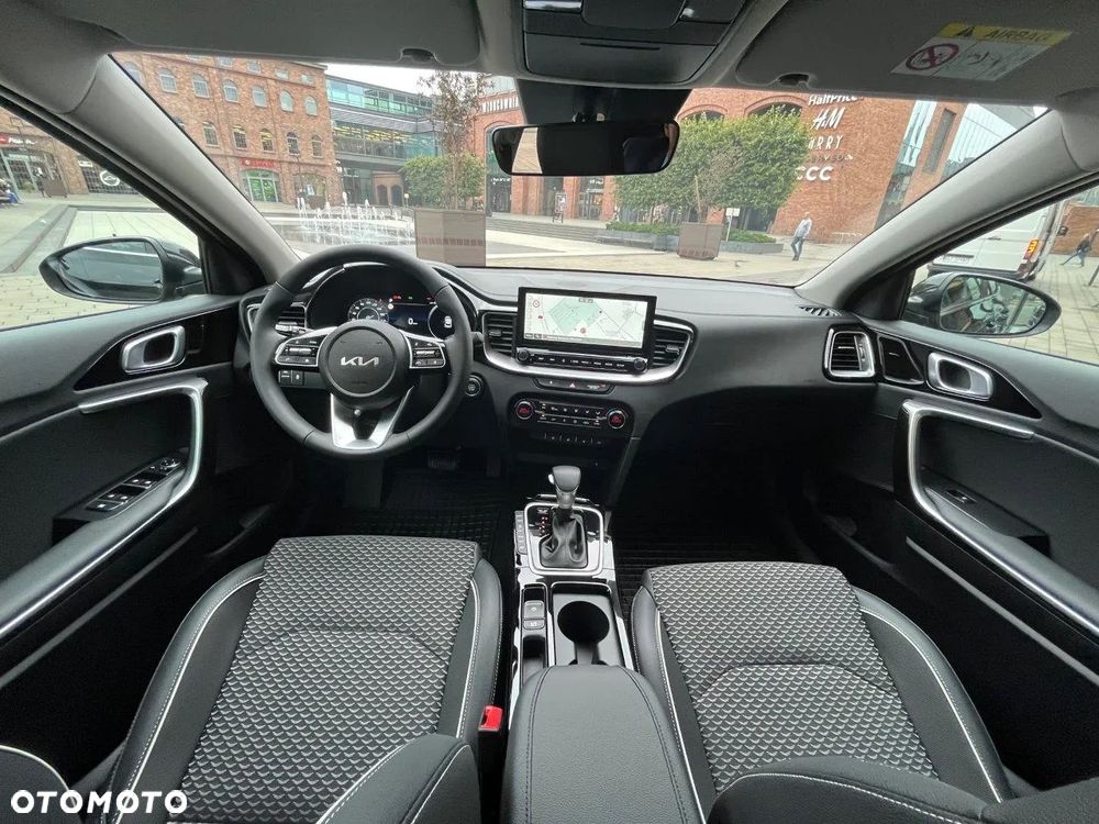 Kia XCeed 1.5 T-GDI Business Line DCT - 14