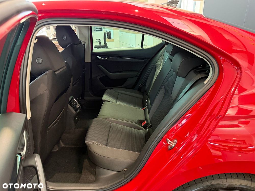 Skoda Octavia 1.5 TSI mHEV Drive Selection DSG - 14