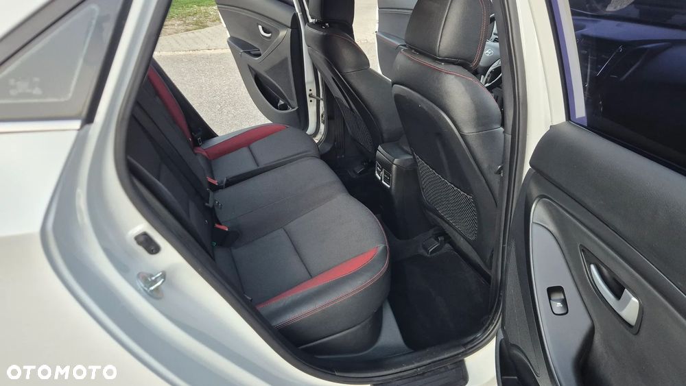 Hyundai i30 1.6 GDI Turbo Luxury - 27