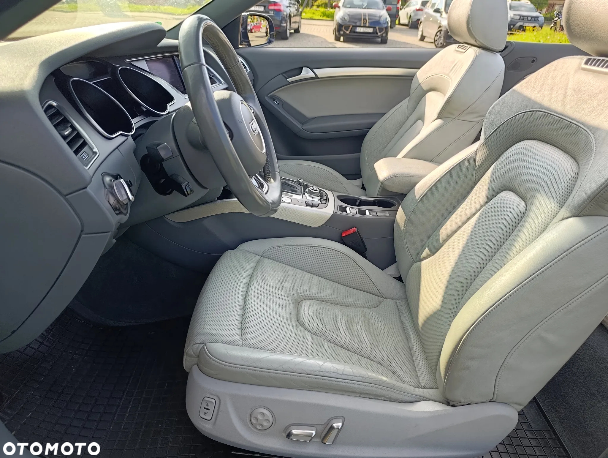 Audi A5 Cabrio 2.0 TDI DPF multitronic - 11