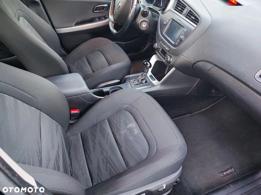Kia Ceed 1.6 GDI L Business Line DCT - 14