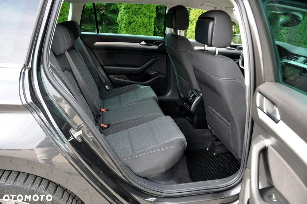 Volkswagen Passat Variant - 19