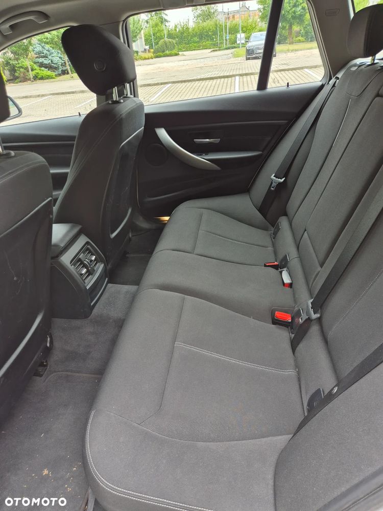 BMW Seria 3 335i xDrive Sport Line - 20