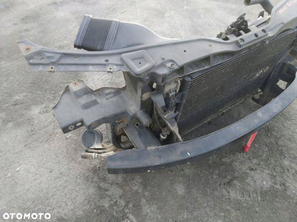 Volkswagen PASSAT B5.5 2003 Pas przedni - 2