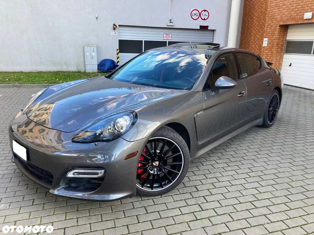 Porsche Panamera - 1