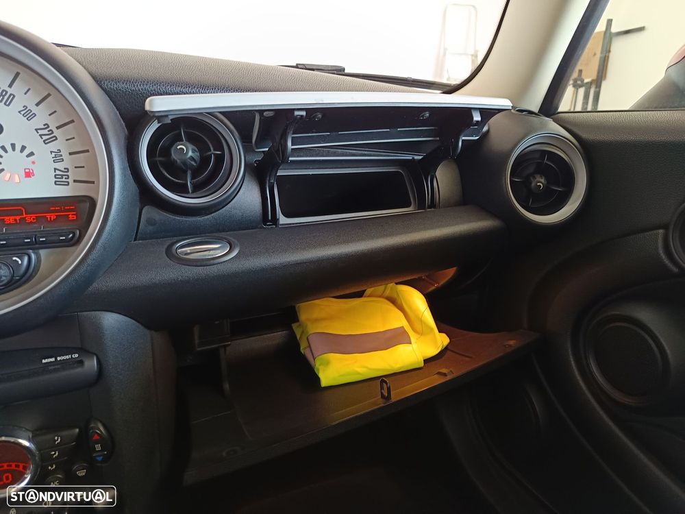 MINI 3 Portas One D - 24