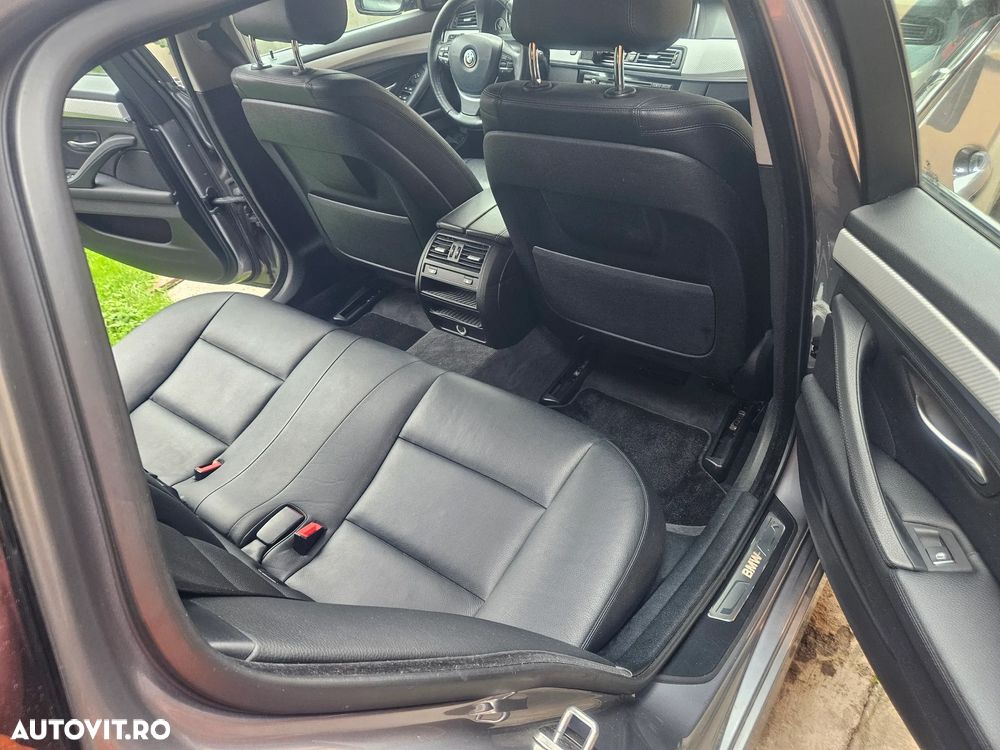 BMW Seria 5 520d AT - 12