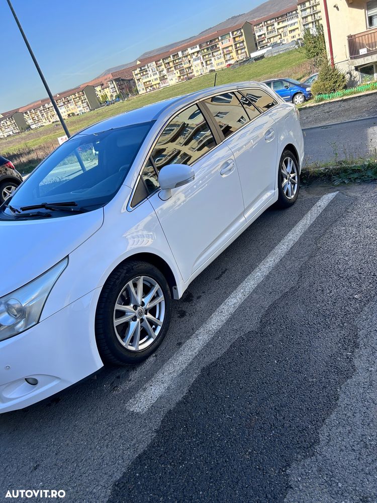 Toyota Avensis 2.2 D-CAT Aut. Elegance - 3