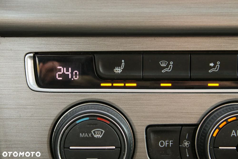 Volkswagen Golf 2.0 BlueTDI Highline - 36