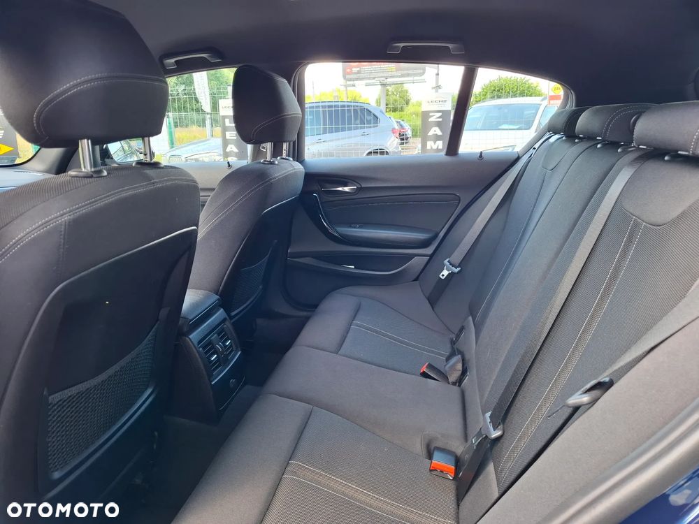 BMW Seria 1 118i GPF Sport Line Shadow - 24
