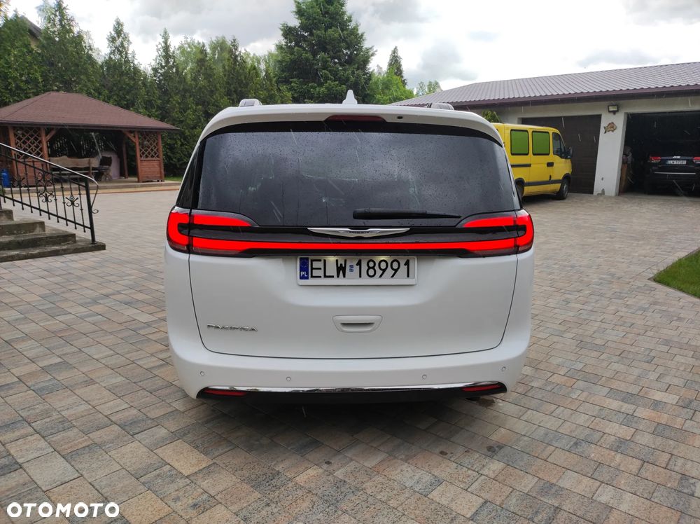 Chrysler Pacifica - 8