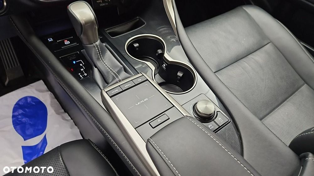 Lexus RX 450h Business Edition - 17