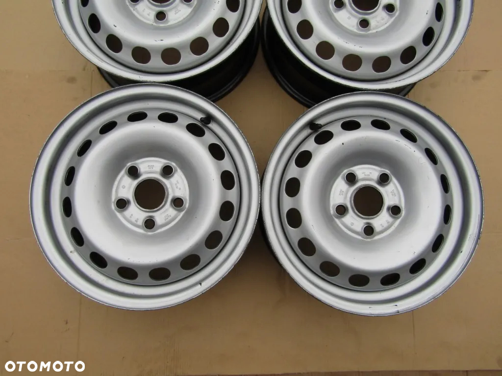 4x Felgi 15 VW Golf V VI Caddy Jetta Touran Skoda Octavia II Seat Leon II - 4