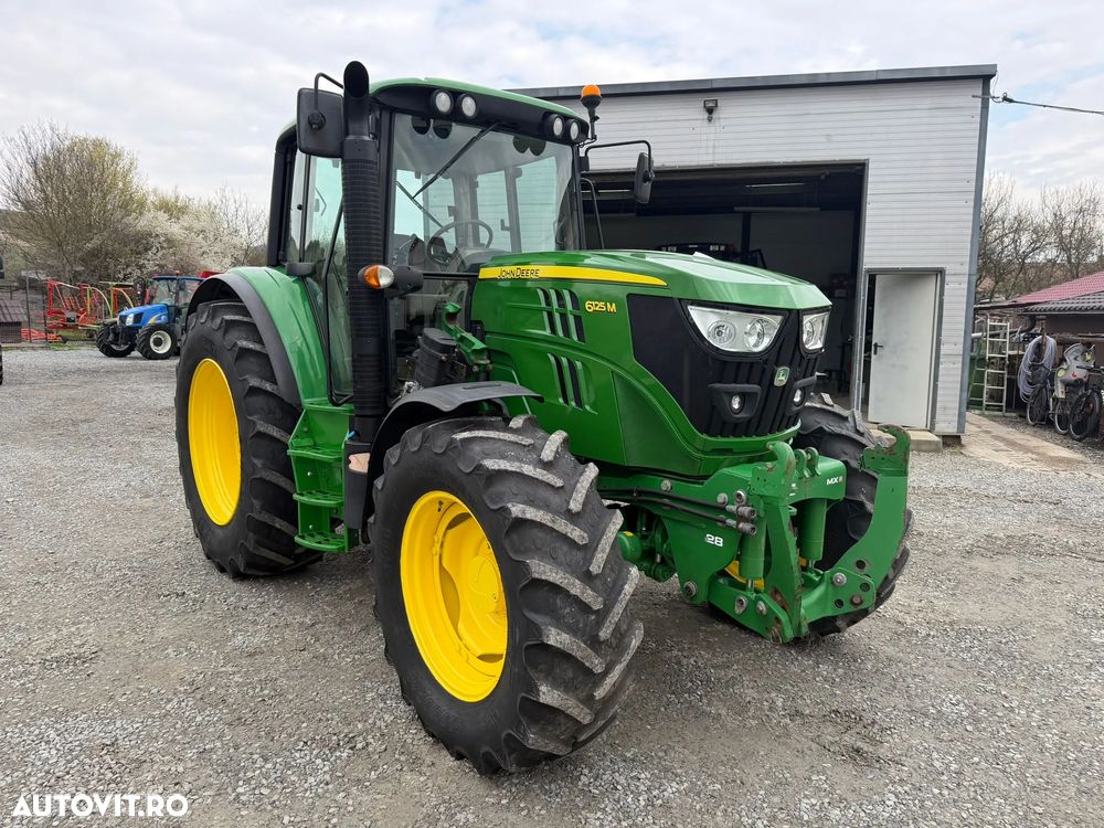 John Deere 6125 M - 6