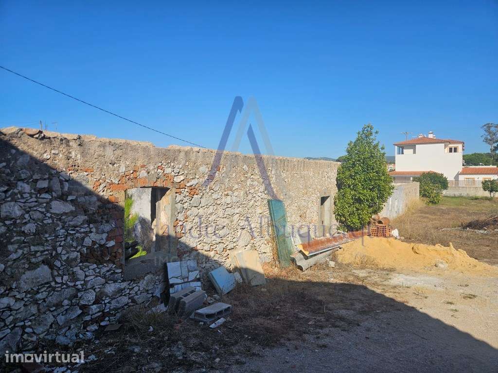 Lote com Ruína Isolada em Zona Privilegiada de Sesimbra - Grande imagem: 4/20