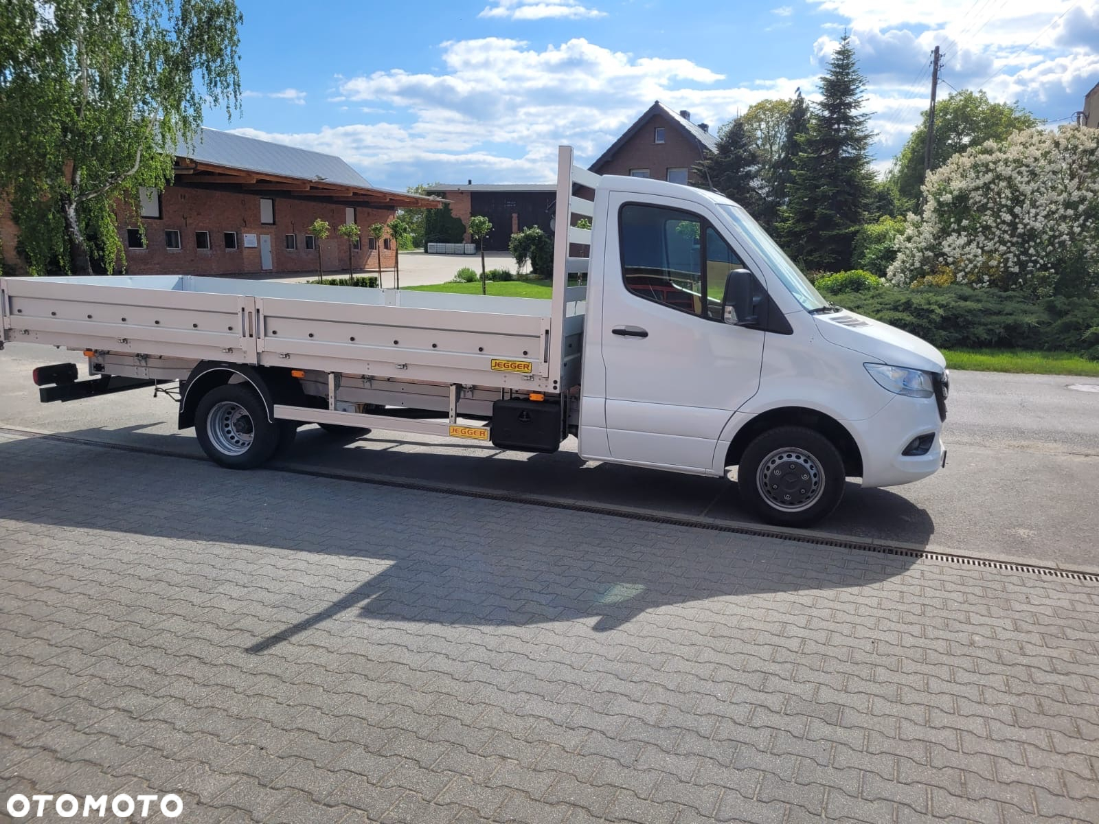 Mercedes-Benz Sprinter - 13