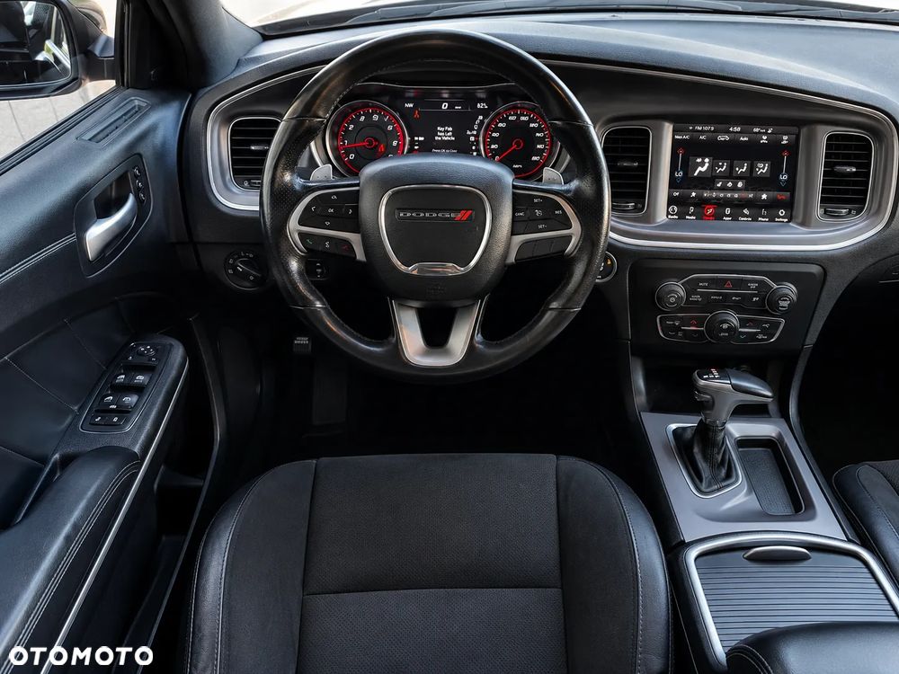 Dodge Charger 5.7 R/T - 12
