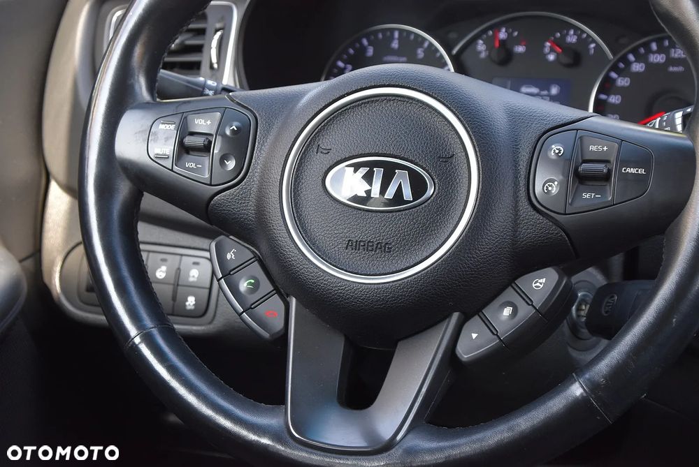 Kia Carens - 21