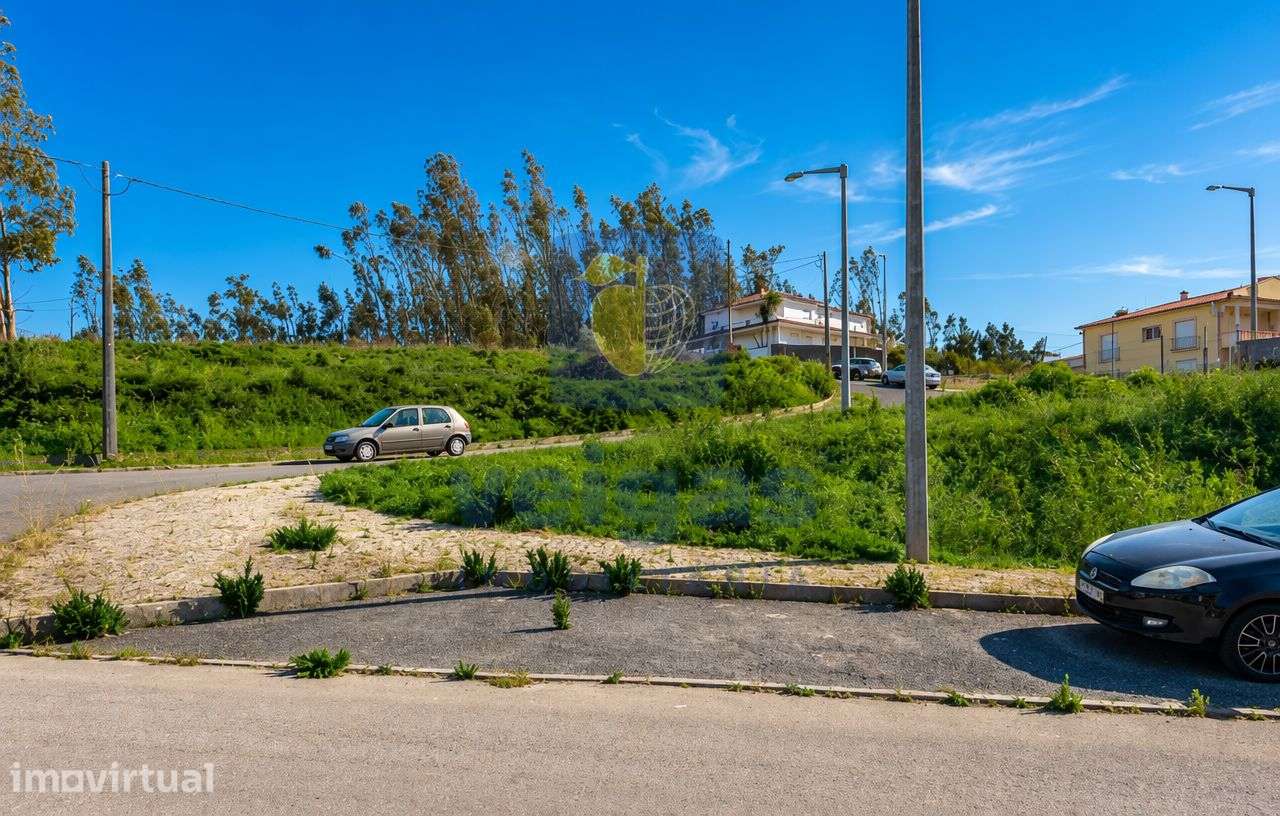 Lote com 620 m² para moradia de 2 pisos e cave com 425m² em Pousos, Le - Grande imagem: 5/13