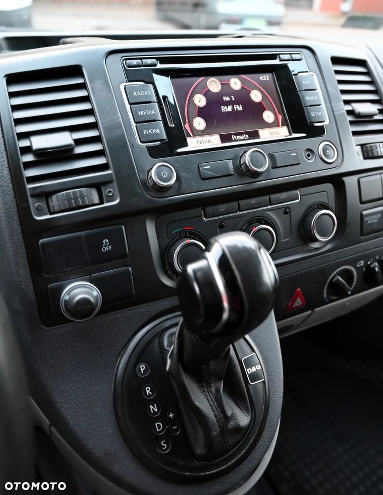 Volkswagen Transporter - 28