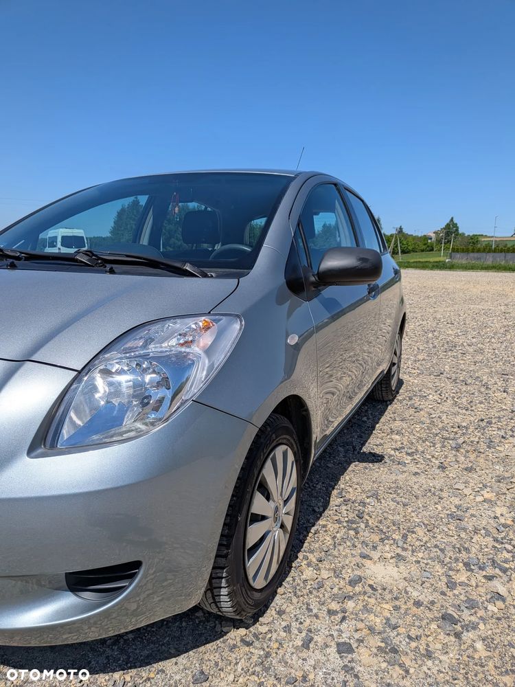 Toyota Yaris 1.0 Luna A/C - 35
