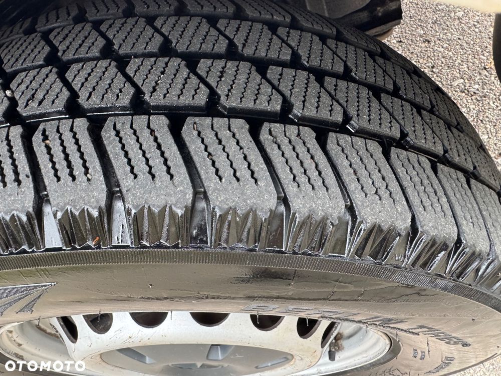 Mercedes-Benz Sprinter - 24