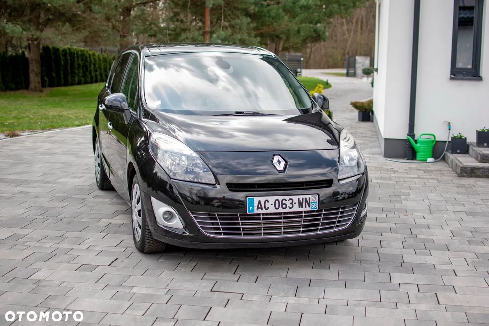 Renault Grand Scenic - 11