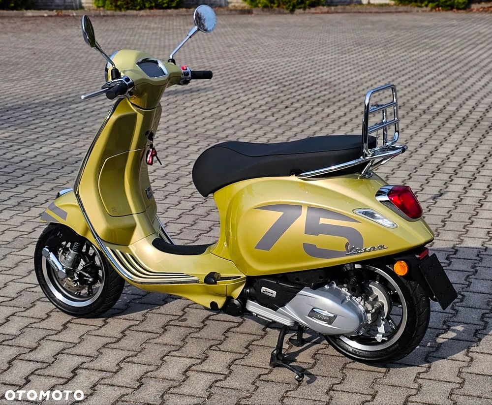 Piaggio Vespa - 1
