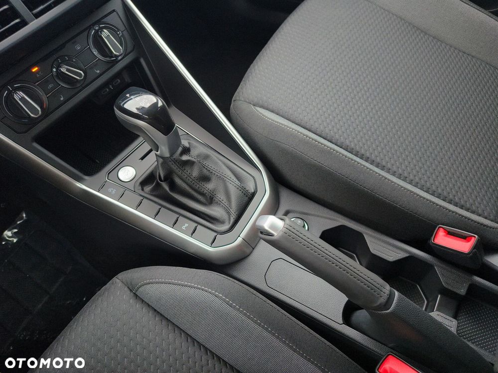 Volkswagen Polo 1.0 TSI Life Plus DSG - 23