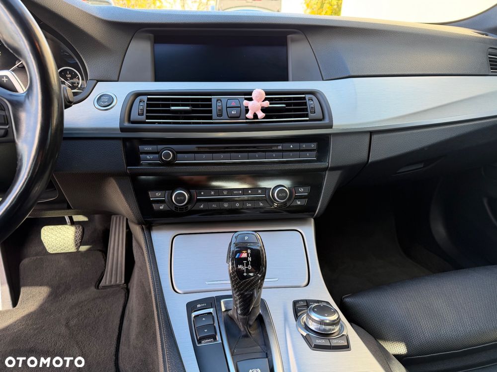BMW Seria 5 535i - 23