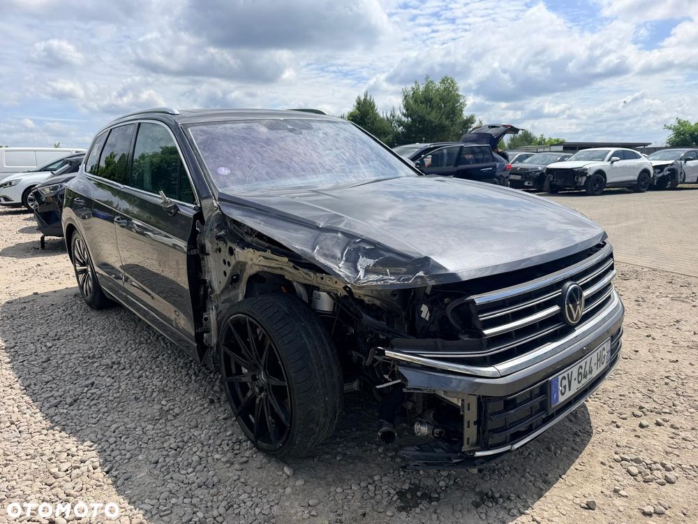 Volkswagen Touareg V6 e-Hybrid OPF 4Motion Elegance FINAL EDITION - 3