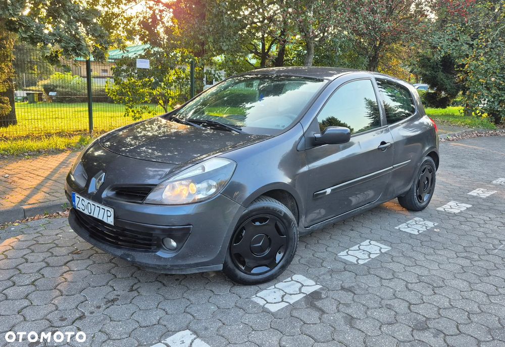 Renault Clio 1.2 16V Authentique - 1