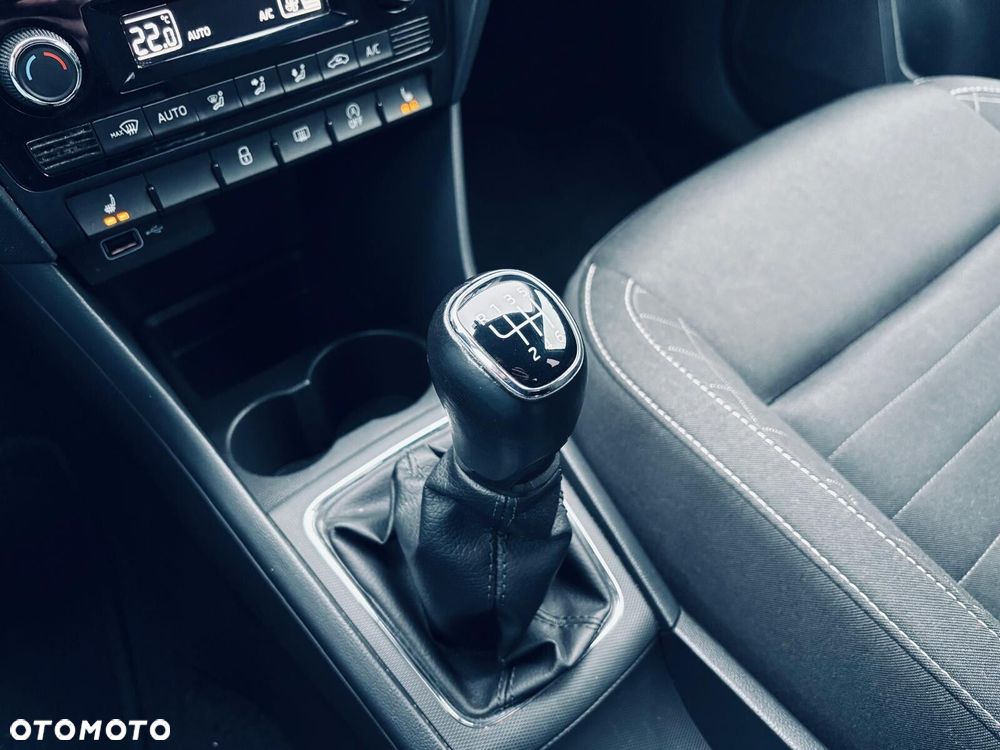 Skoda RAPID Spb 1.0 TSI Style - 29