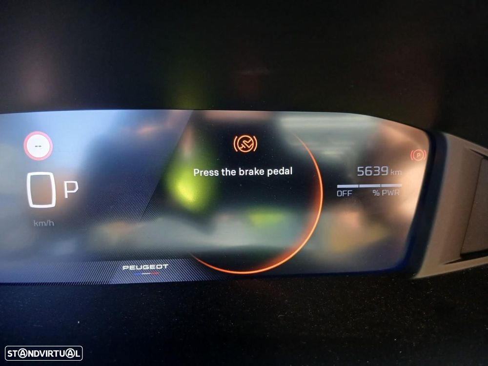 Peugeot e-2008 54 kWh Allure - 6