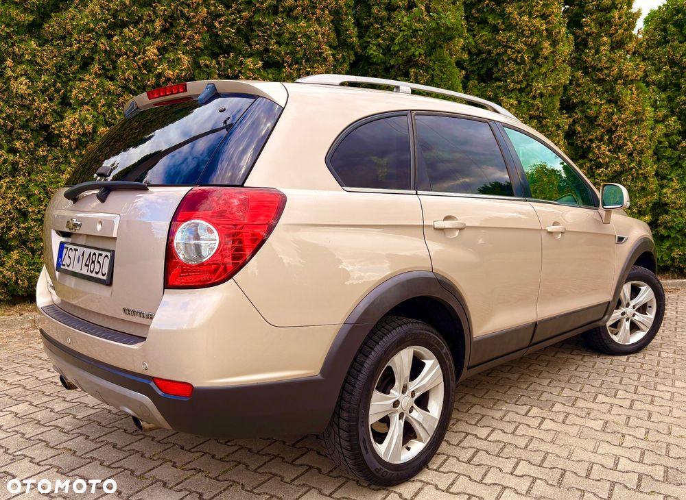 Chevrolet Captiva 2.2 D LS+ - 4