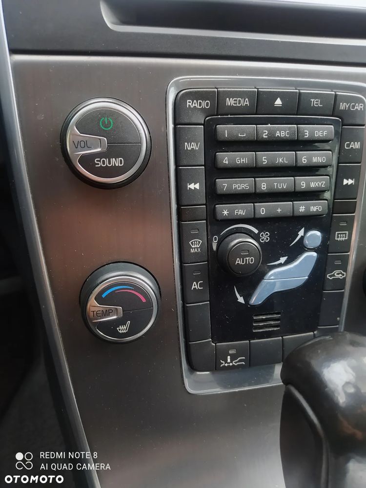 Volvo V60 D5 AWD Geartronic Momentum - 21
