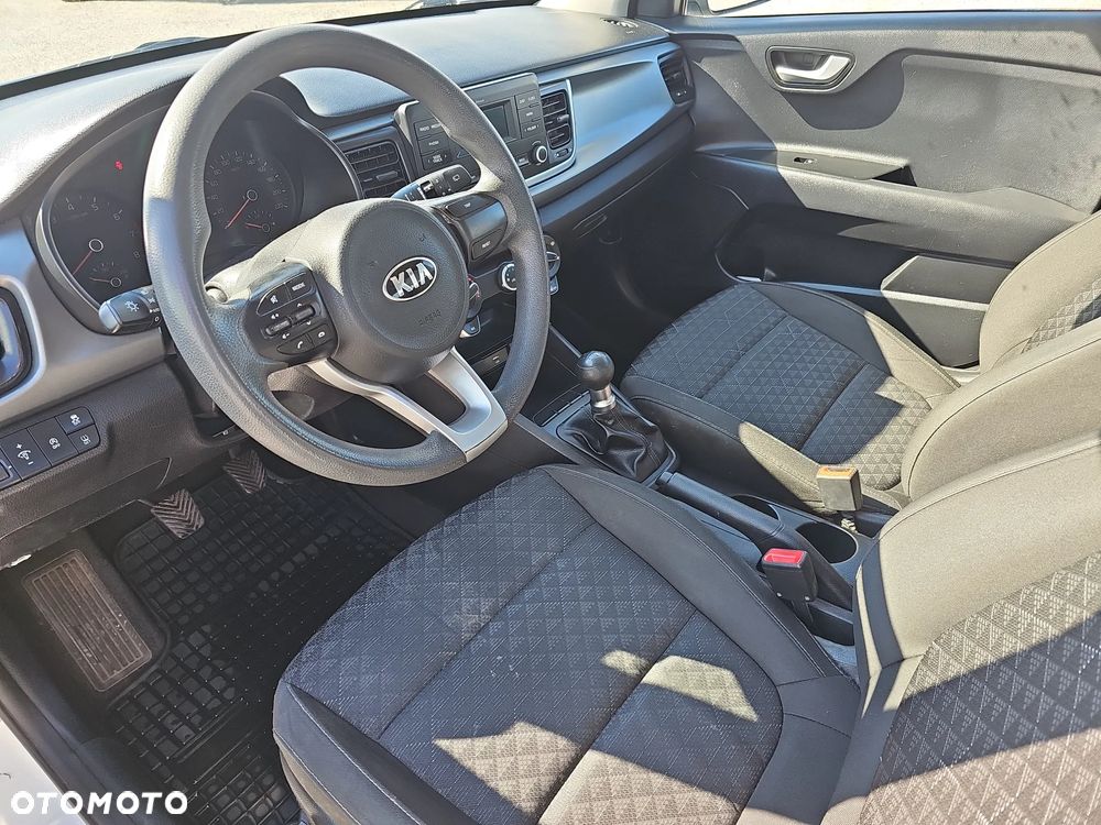 Kia Rio 1.2 M - 11