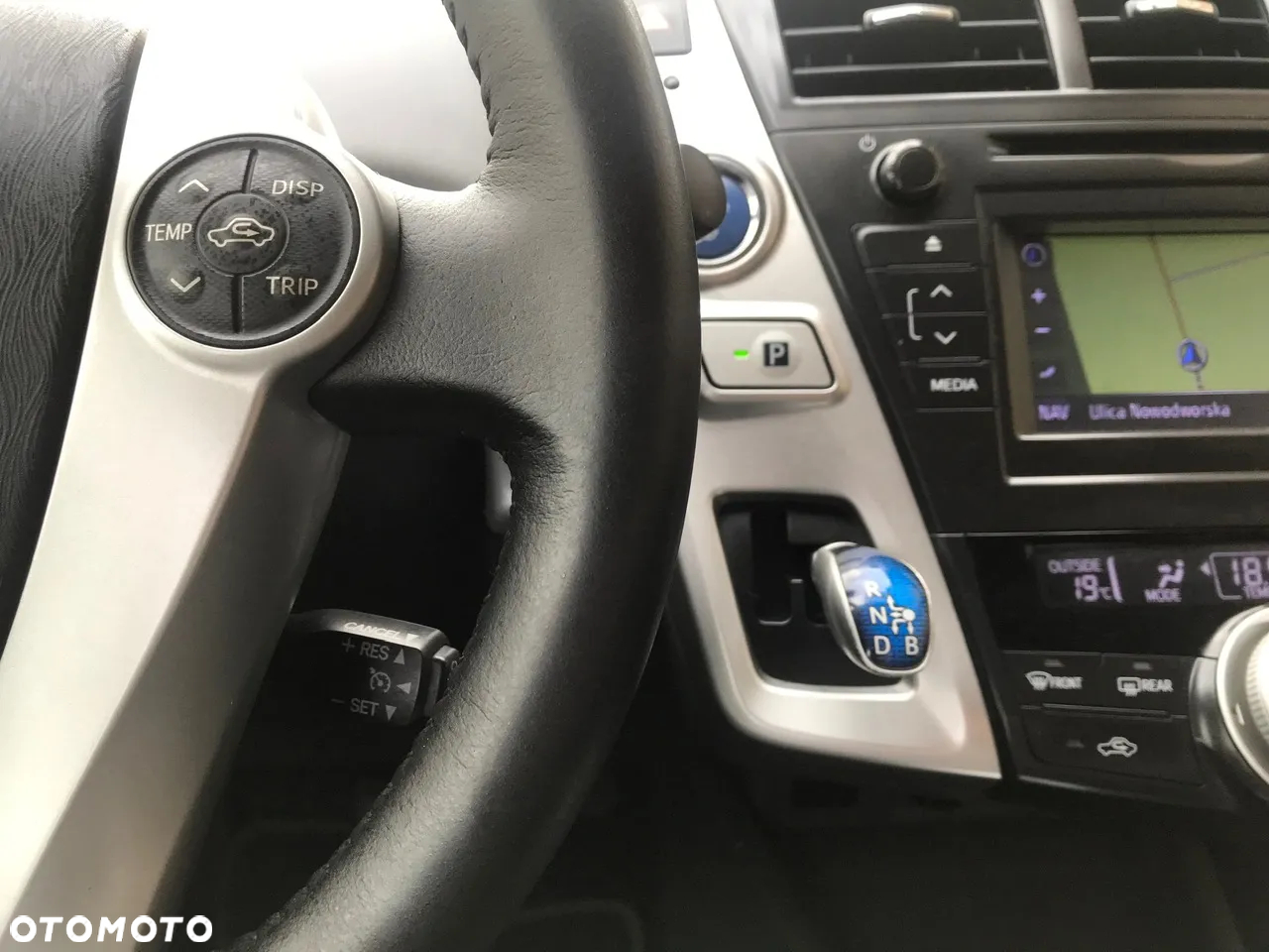 Toyota Prius+ 1.8 HSD Premium - 27